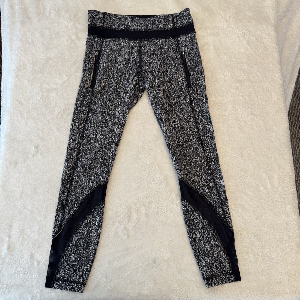 Women’s Lululemon Size 6 Inspire Tight II Leggings Cropped Pockets